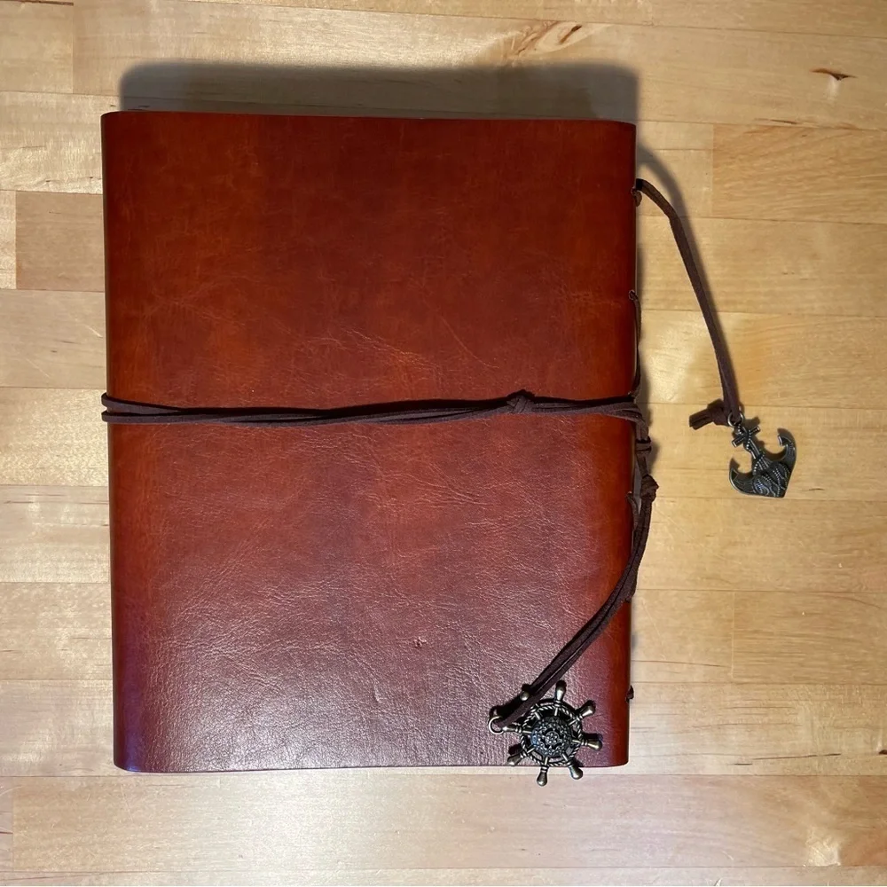 No Brand Travel Notebook/binder with blank black pages 3 rings